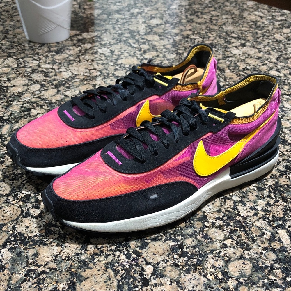 Nike Waffle One Active Fuchsia University Gold Black Men's SZ 11